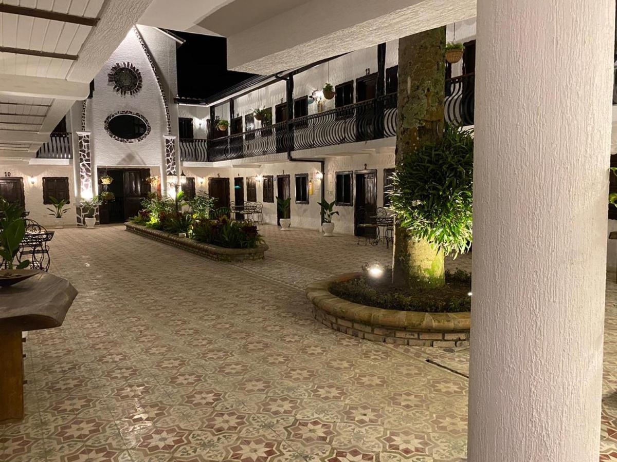 Casa Hotel Las Orquideas Circasia Exterior photo