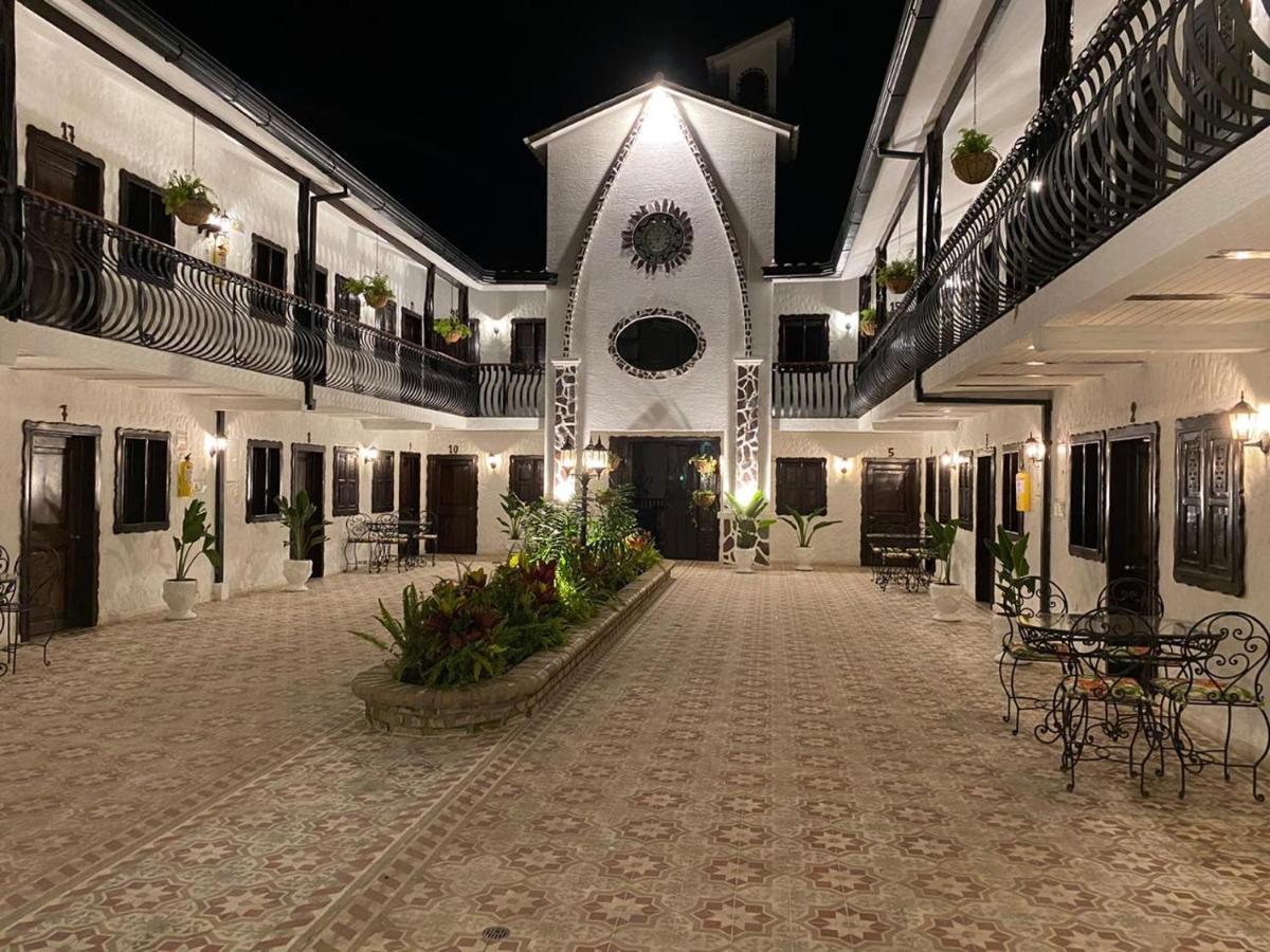 Casa Hotel Las Orquideas Circasia Exterior photo