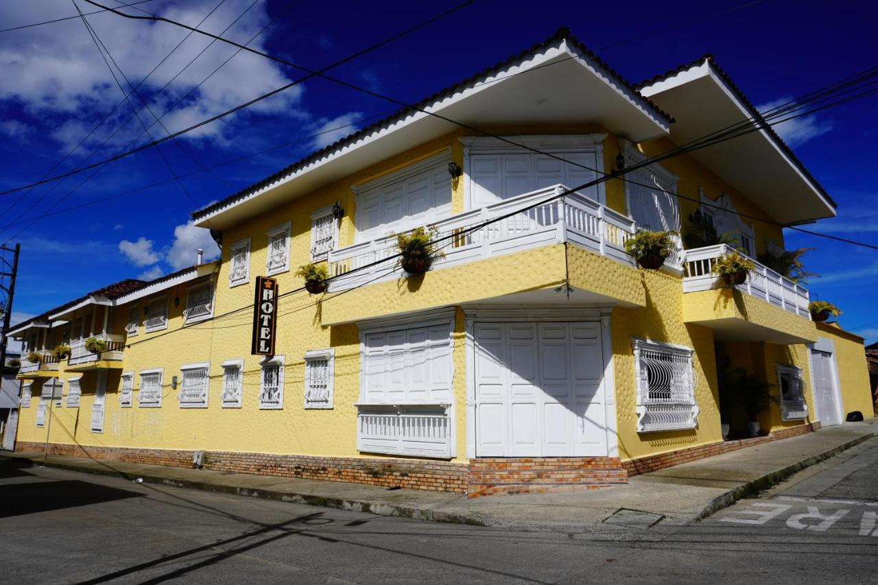 Casa Hotel Las Orquideas Circasia Exterior photo